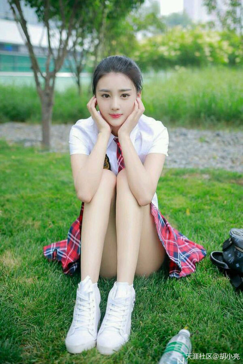 蛙泳对决希腊女将勇夺小组第一，蛙泳冠军视频欣赏