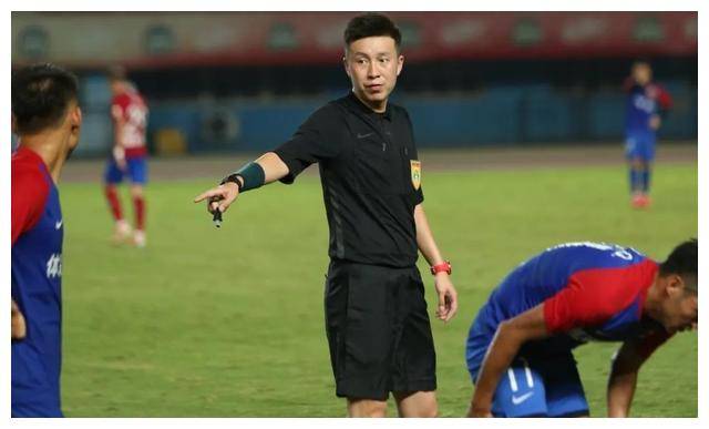 B体育APP:中超联赛裁判:接受监督,提升执法水平的简单介绍 B体育APP:中超联赛裁判:接受监督,提升执法水平的简单介绍