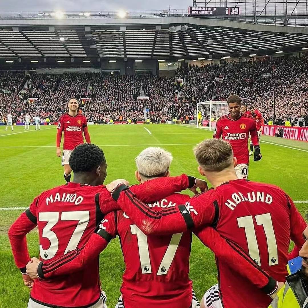 bsports体育：勇士队训练营：罗林斯展现组织能力，争夺轮换位置的简单介绍